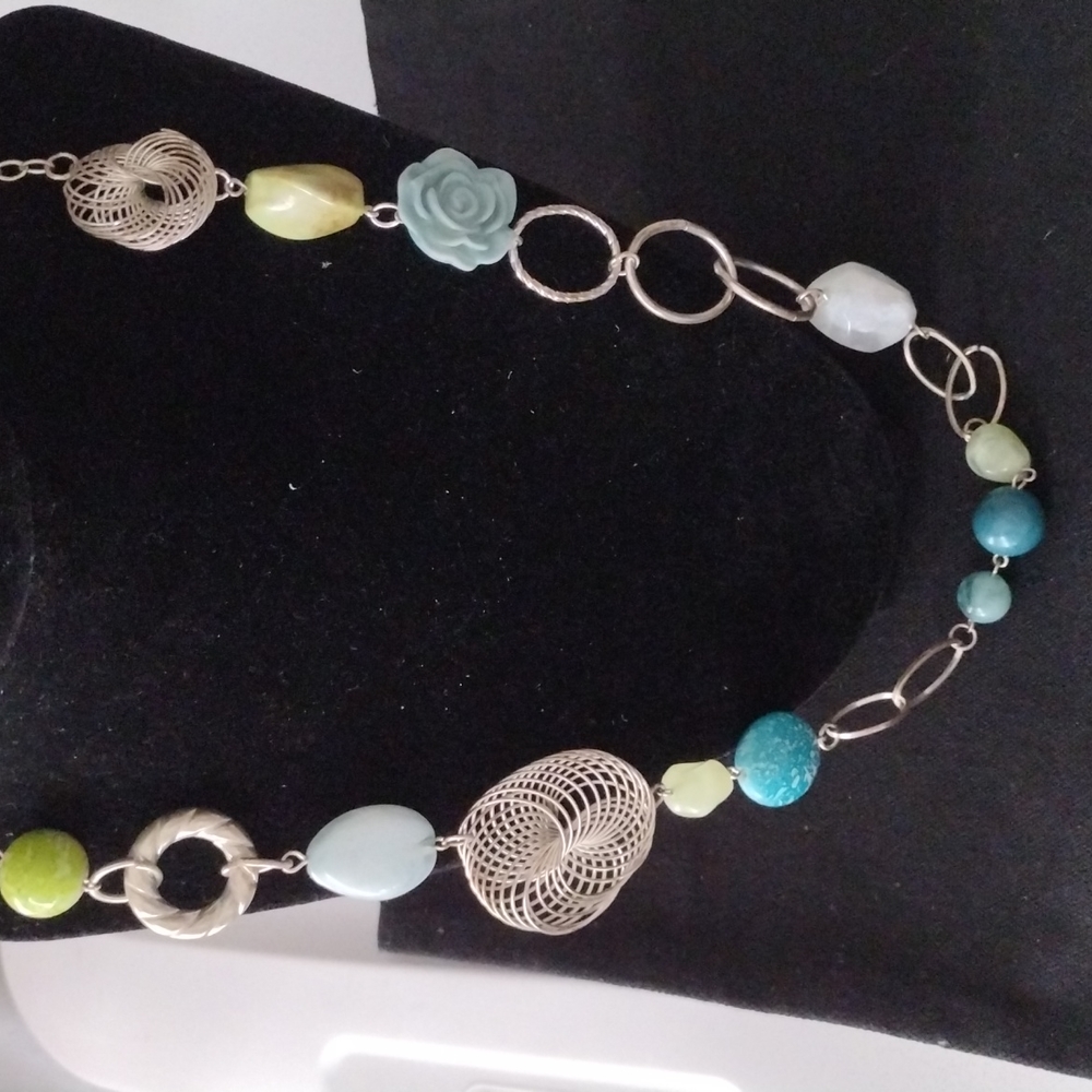 Gold Tone W/ Turquoise & Green Colored Bead Necklace
